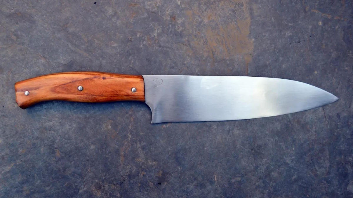 Image de présentation du la création Couteau de cuisine en OLIVIER - "Le Gros Chef"