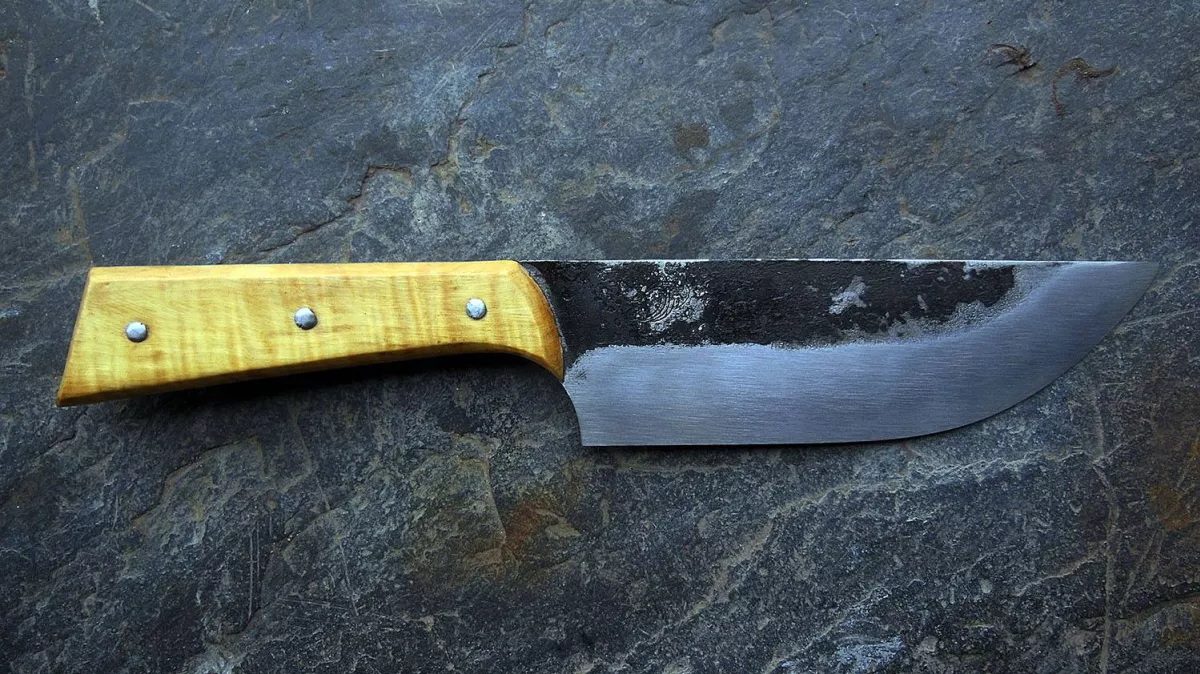 Image de présentation du la création Couteau de cuisine en BUIS ondé - "L'hybride 13"